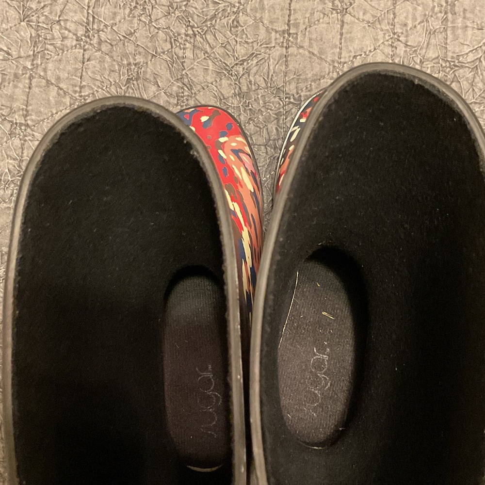 Colorful Patterned Rain Boots - Picture 4 of 10